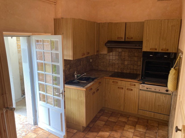 Photo Bourg LA PUYE  - vaste maison avec grange image 6/6