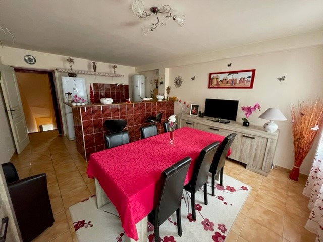 Photo CHAUVIGNY immeuble avec local commercial + logement image 3/6