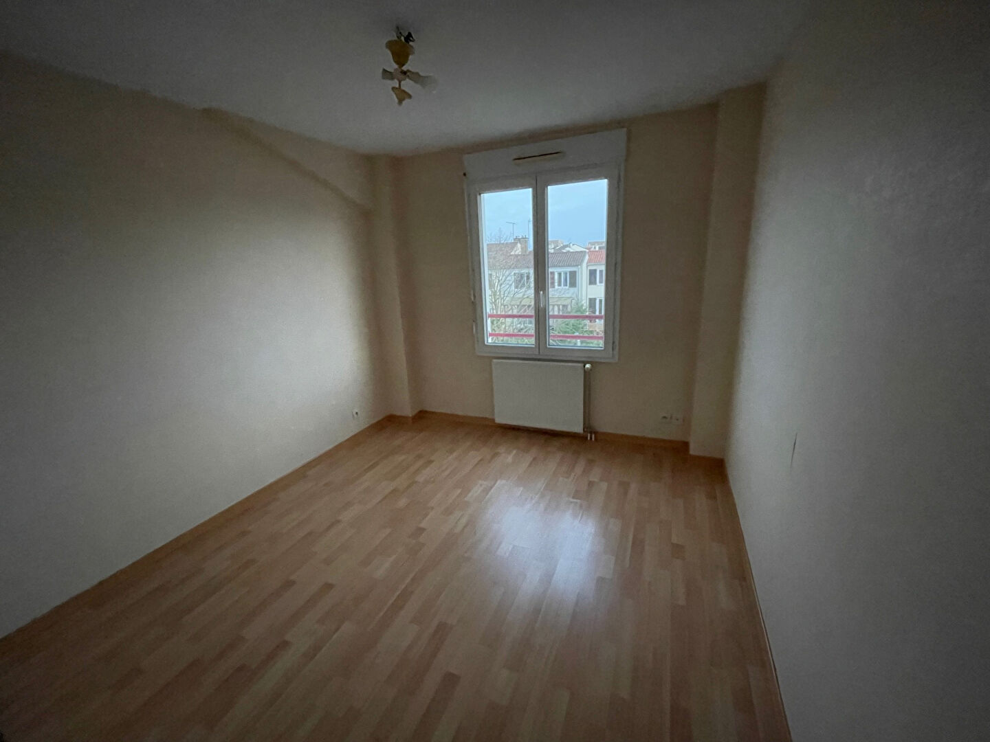 Photo POITIERS proche CHU et Facs  T2 libre image 6/6