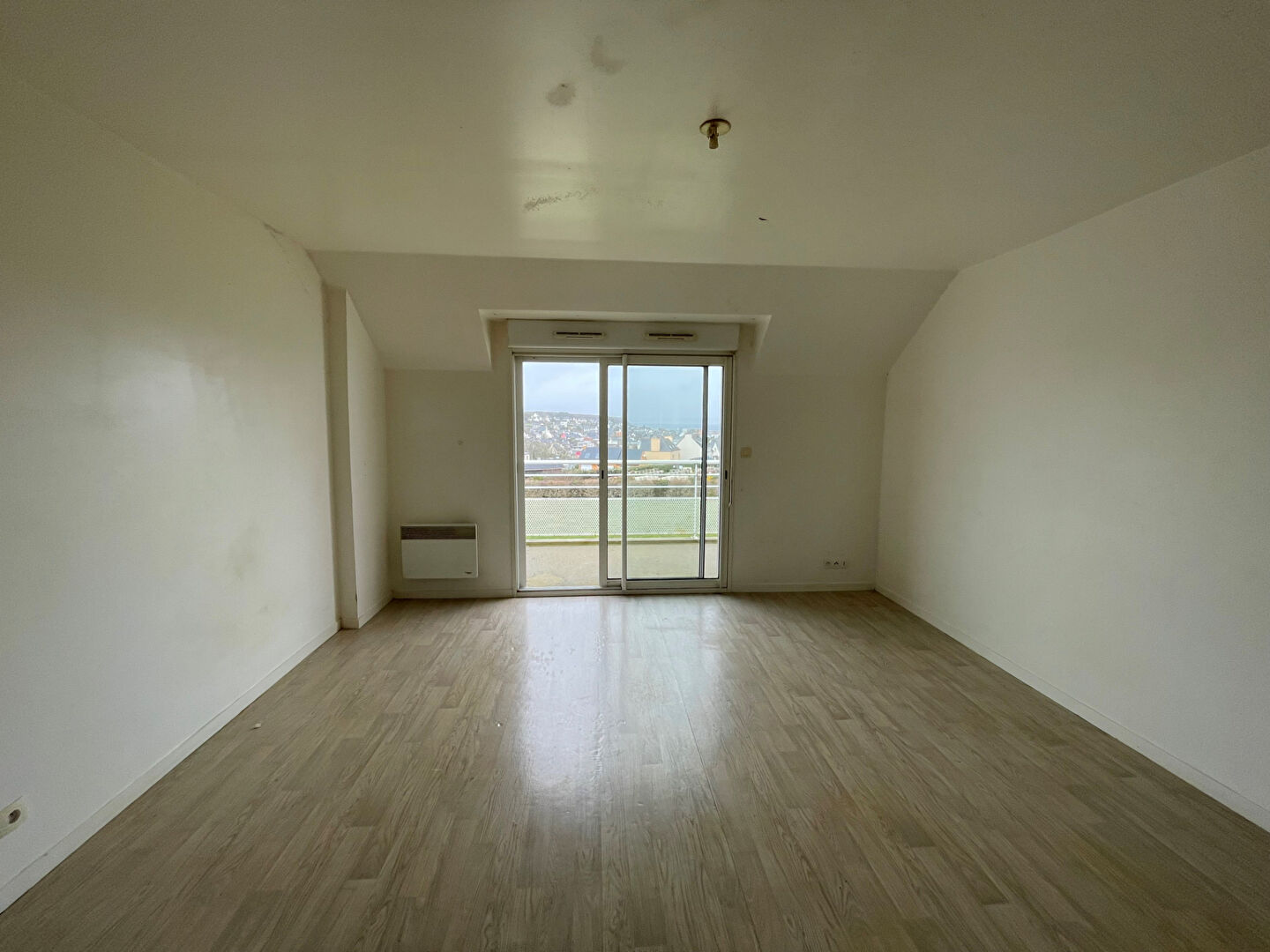 Photo A VENDRE EXCLUSIVITE CAMARET T3 59.70M² VUE MER RESIDENCE RECENTE DE 2008 image 2/6
