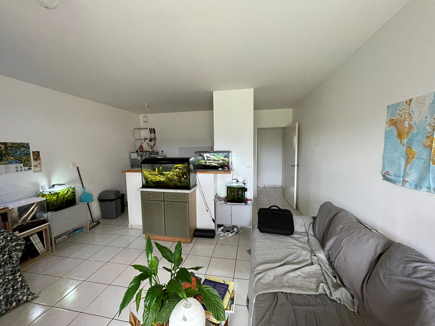 A VENDRE DANS UNE RESIDENCE RECENTE T2 43.20M²  A LANNILIS AVEC LOCATAIRE EN PLACE