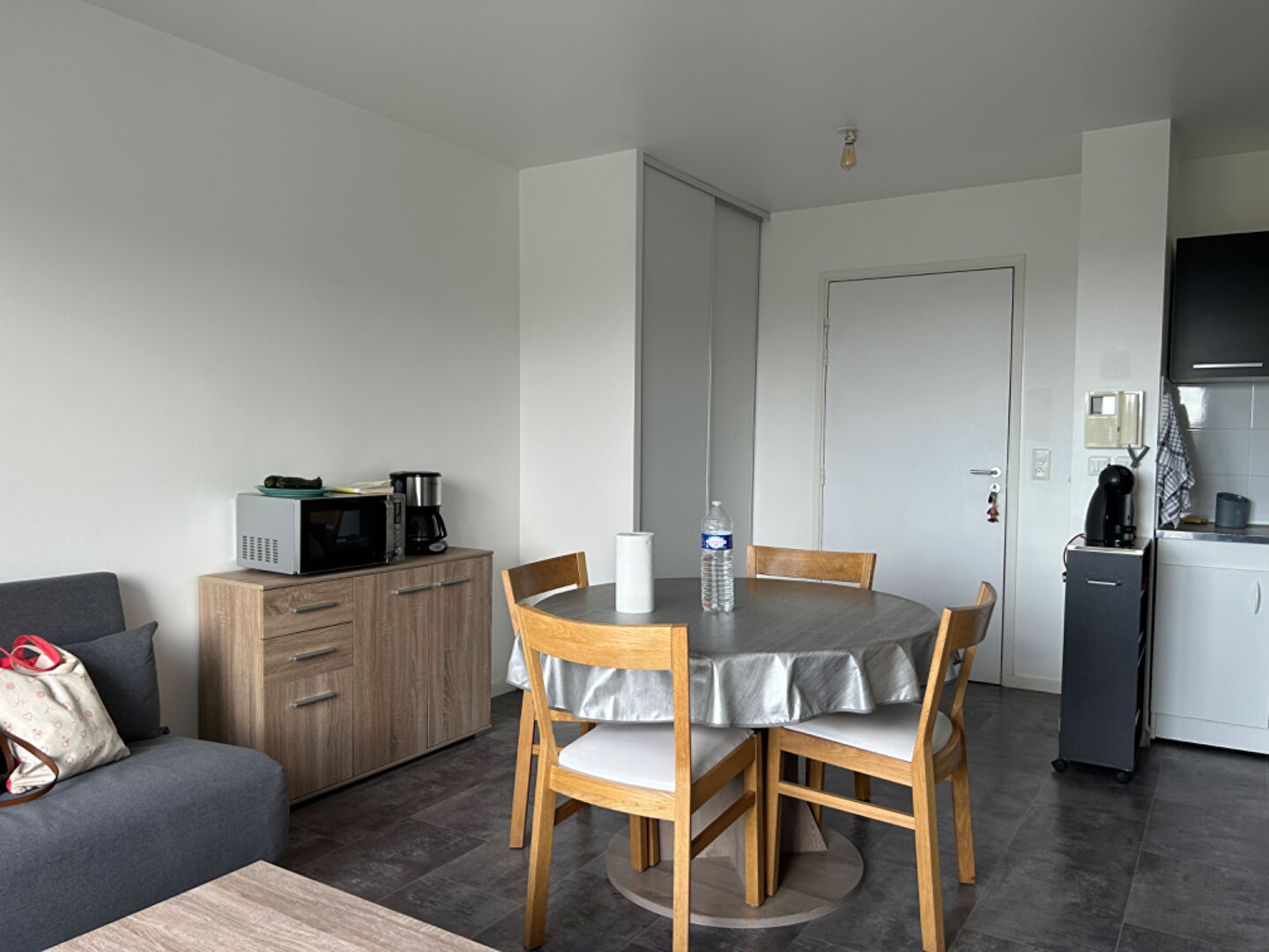 Photo EN EXCLUSIVITE - A LANGUEUX - Emplacement idéal à deux pas des commerces et des transports image 4/6