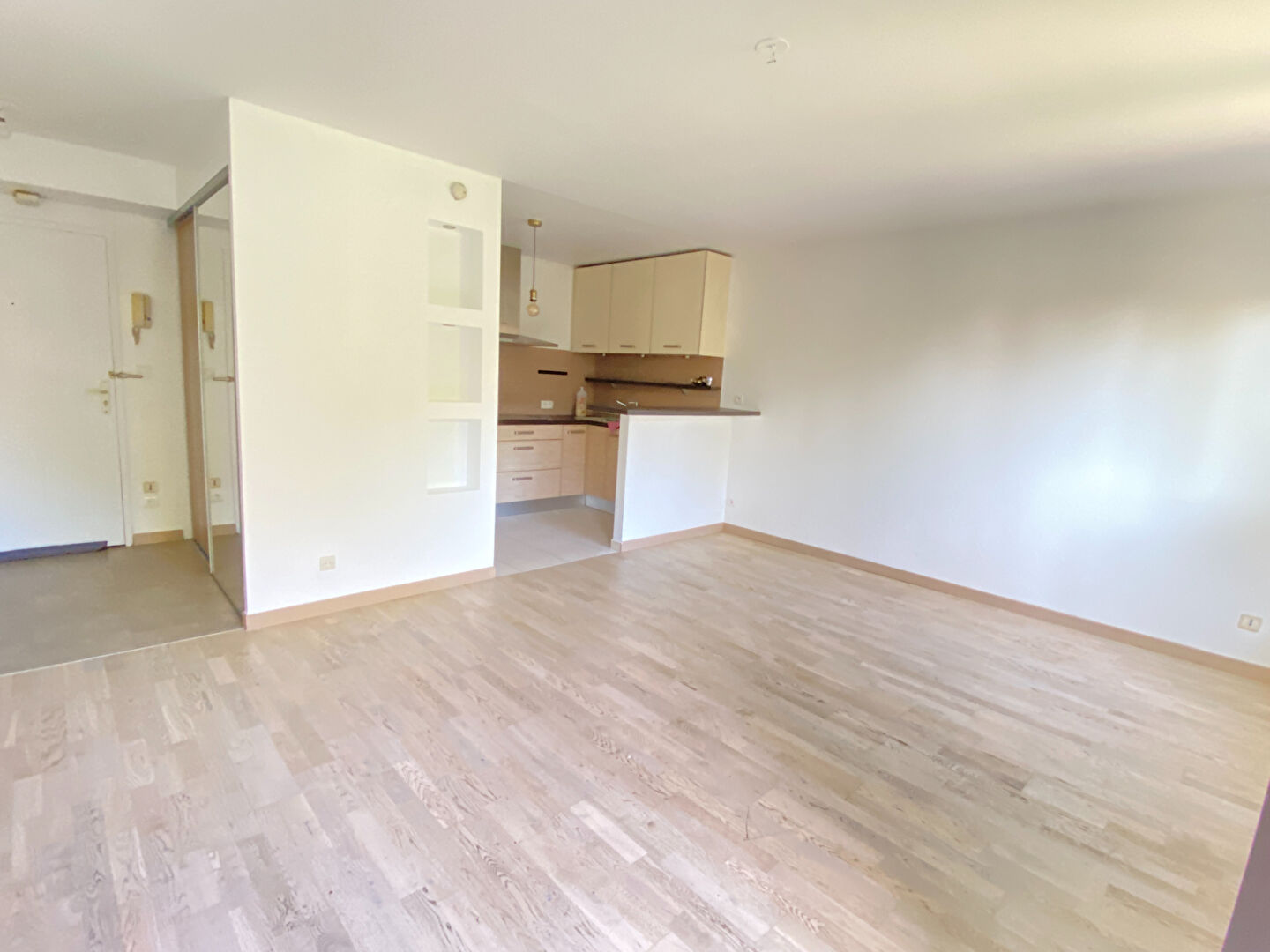 Photo SOISY CENTRE 1 grand F1 36 m2 image 2/6