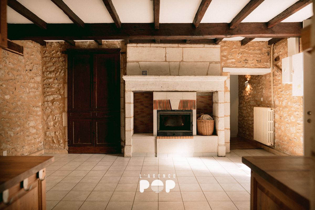 Photo Maison en pierre avec piscine à vendre à Mensignac image 3/6