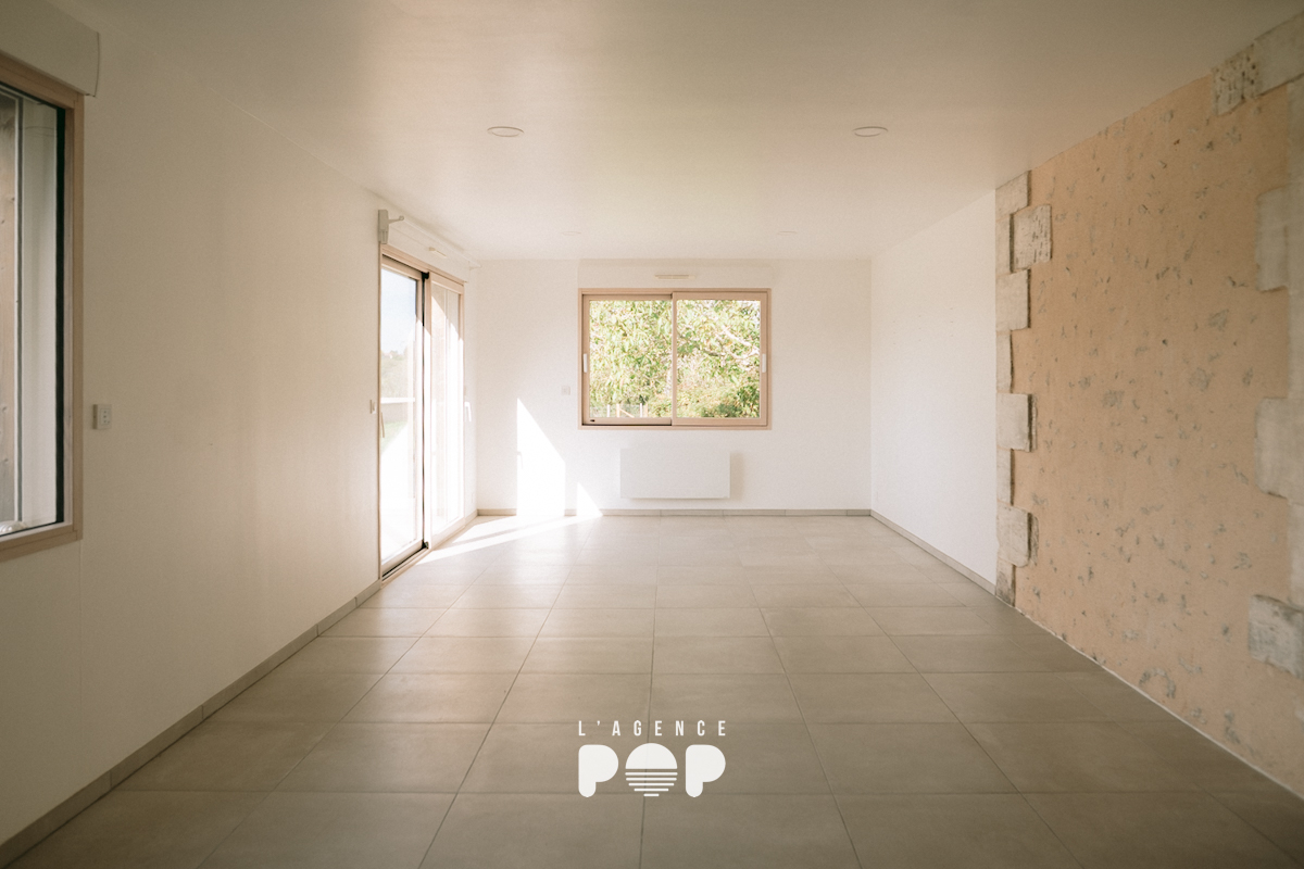 Photo Maison en pierre avec piscine à vendre à Mensignac image 4/6