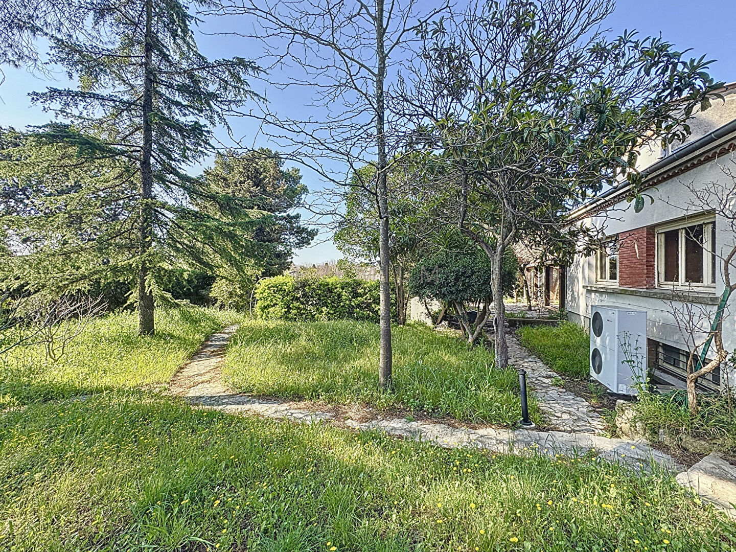 Villa Saint Georges D Orques 7 pièces 330 m2 sur un terrain de 1825 m2 avec piscine