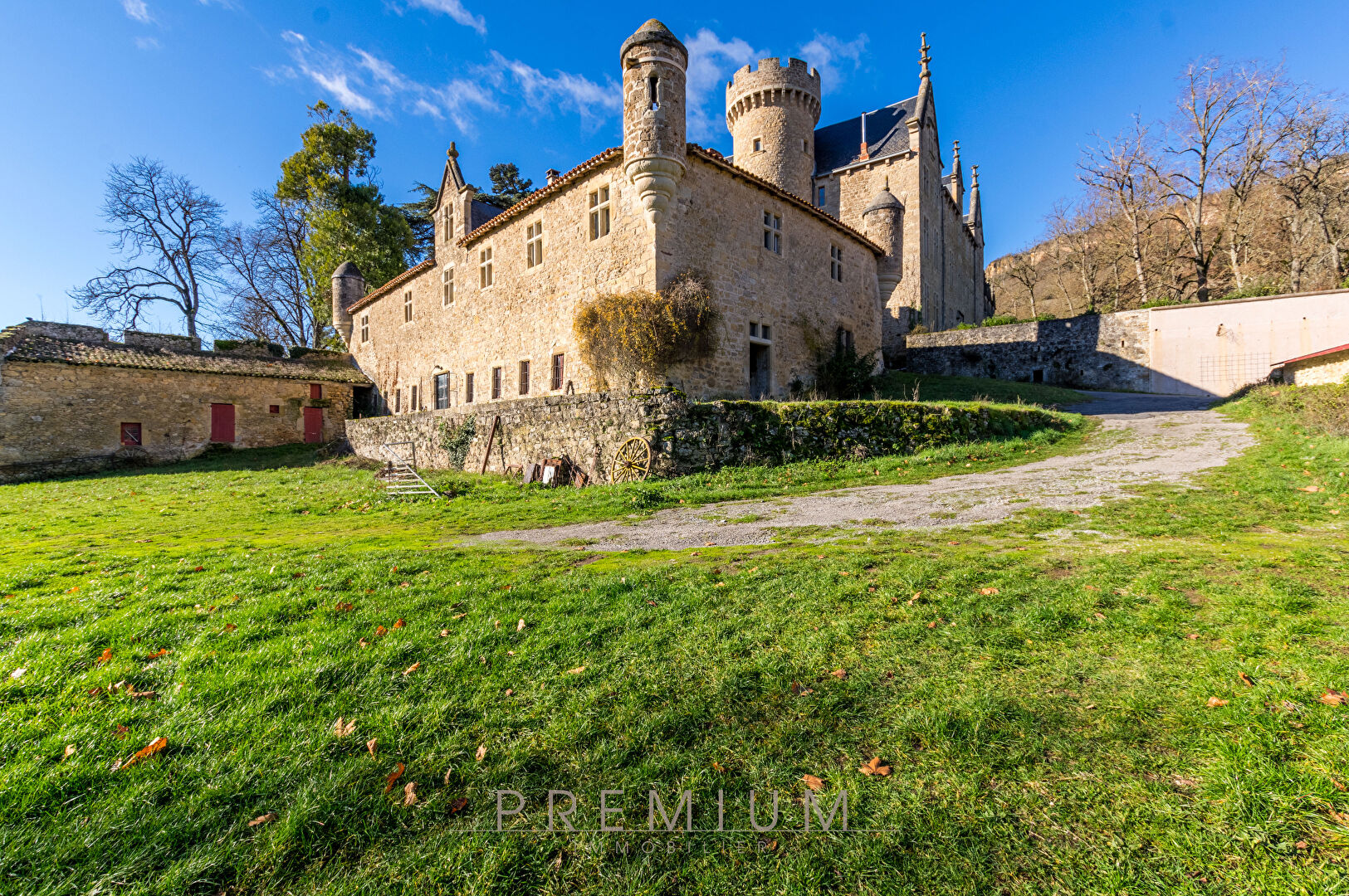 Photo Majestueux Château du XIV siècle. Un Domaine d'Exception aux Portes du Sud image 5/6