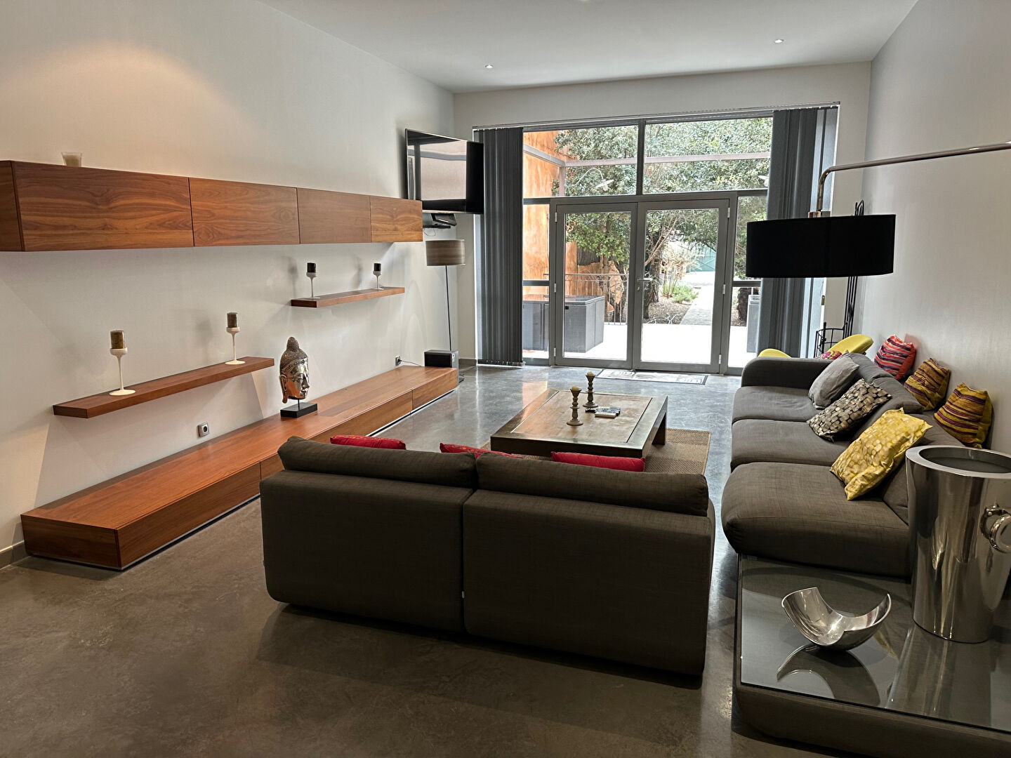 Maison  5 pièces 180 m2 avec piscine et jardin