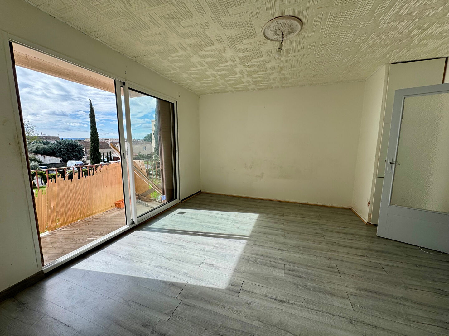 Photo Appartement Cavaillon 4 pièce(s) 68.6 m2 avec place privative image 2/6