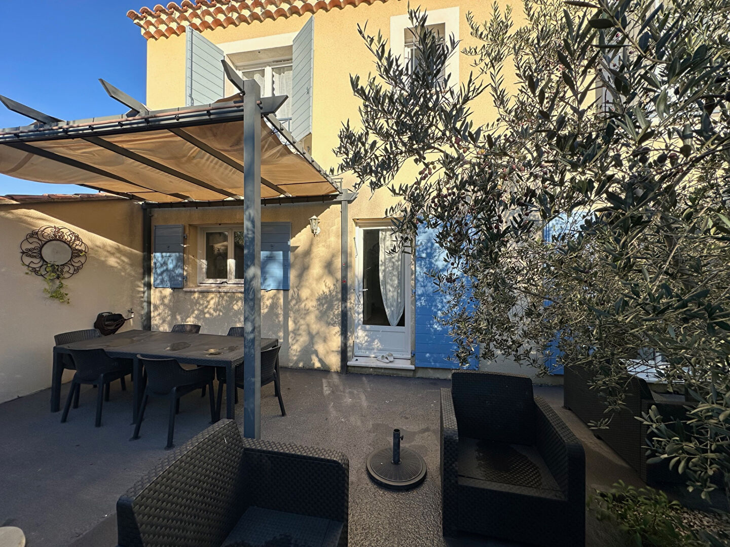 Maison Cheval-blanc T6 135 m2 terrain 600m² piscine.