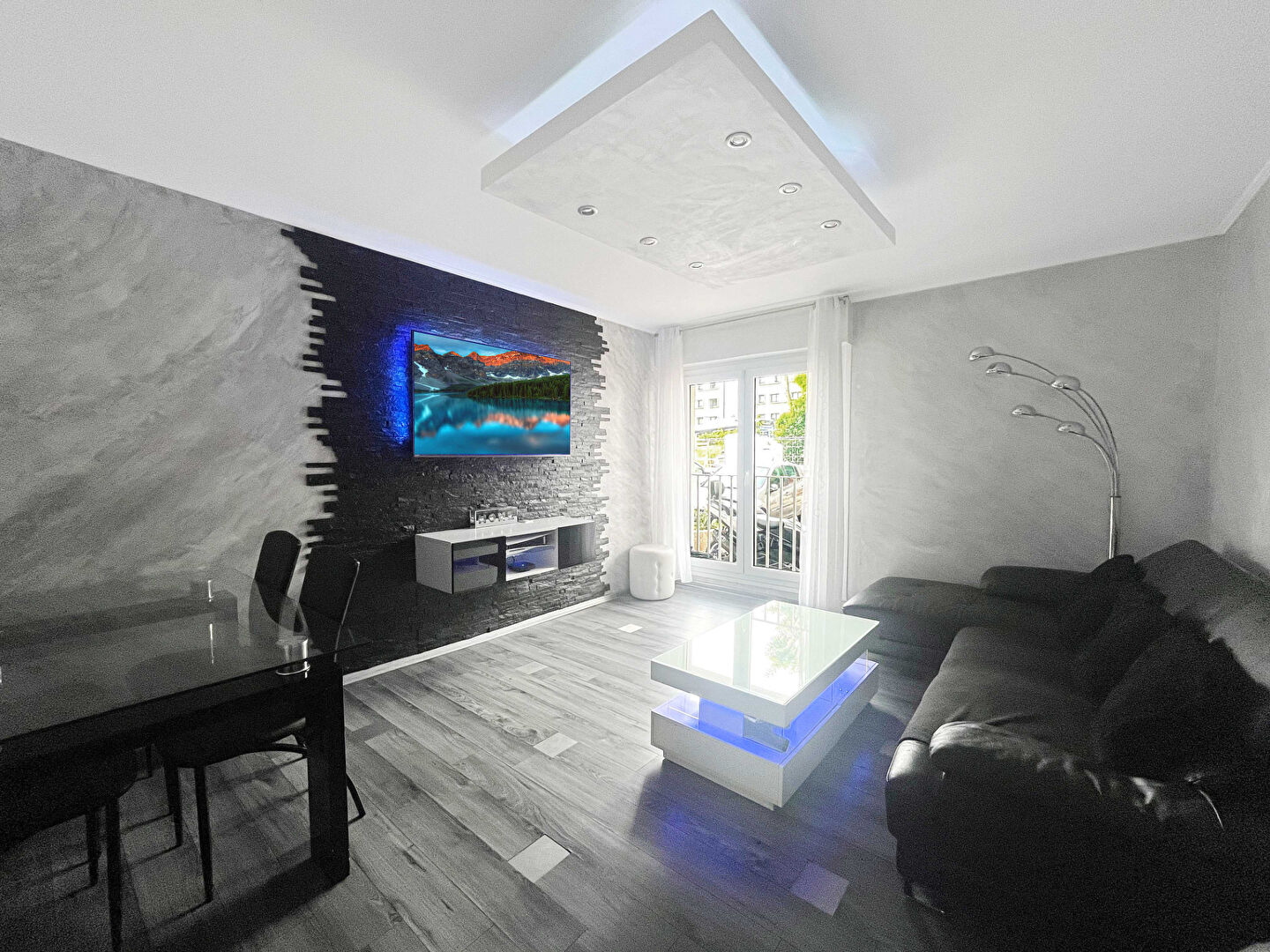 Photo APPARTEMENT 3 PIECES 2 CHAMBRES - 68 M² - SAINT CYR L'ECOLE image 1/6