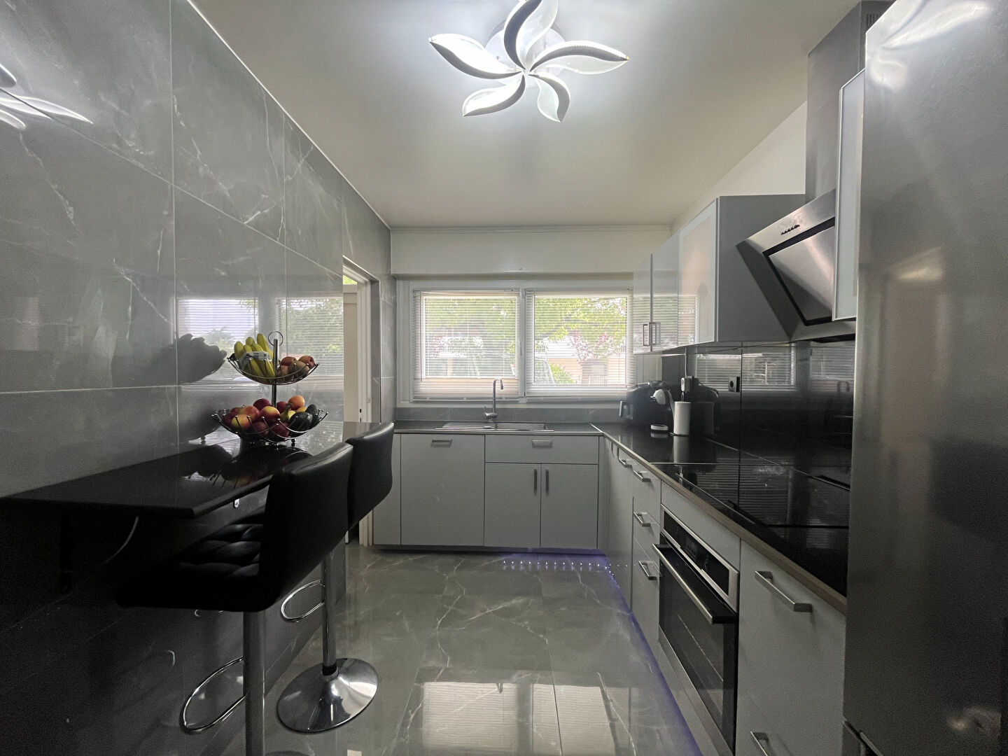 Photo APPARTEMENT 3 PIECES 2 CHAMBRES - 68 M² - SAINT CYR L'ECOLE image 4/6