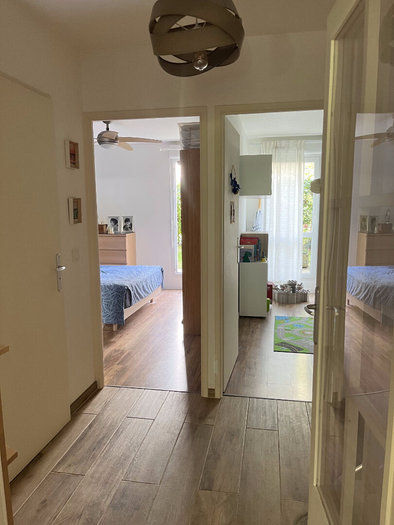 Photo APPARTEMENT 2 CHAMBRES FONTENAY LE FLEURY - 4 pièce(s) - 71.71 m2 image 4/6