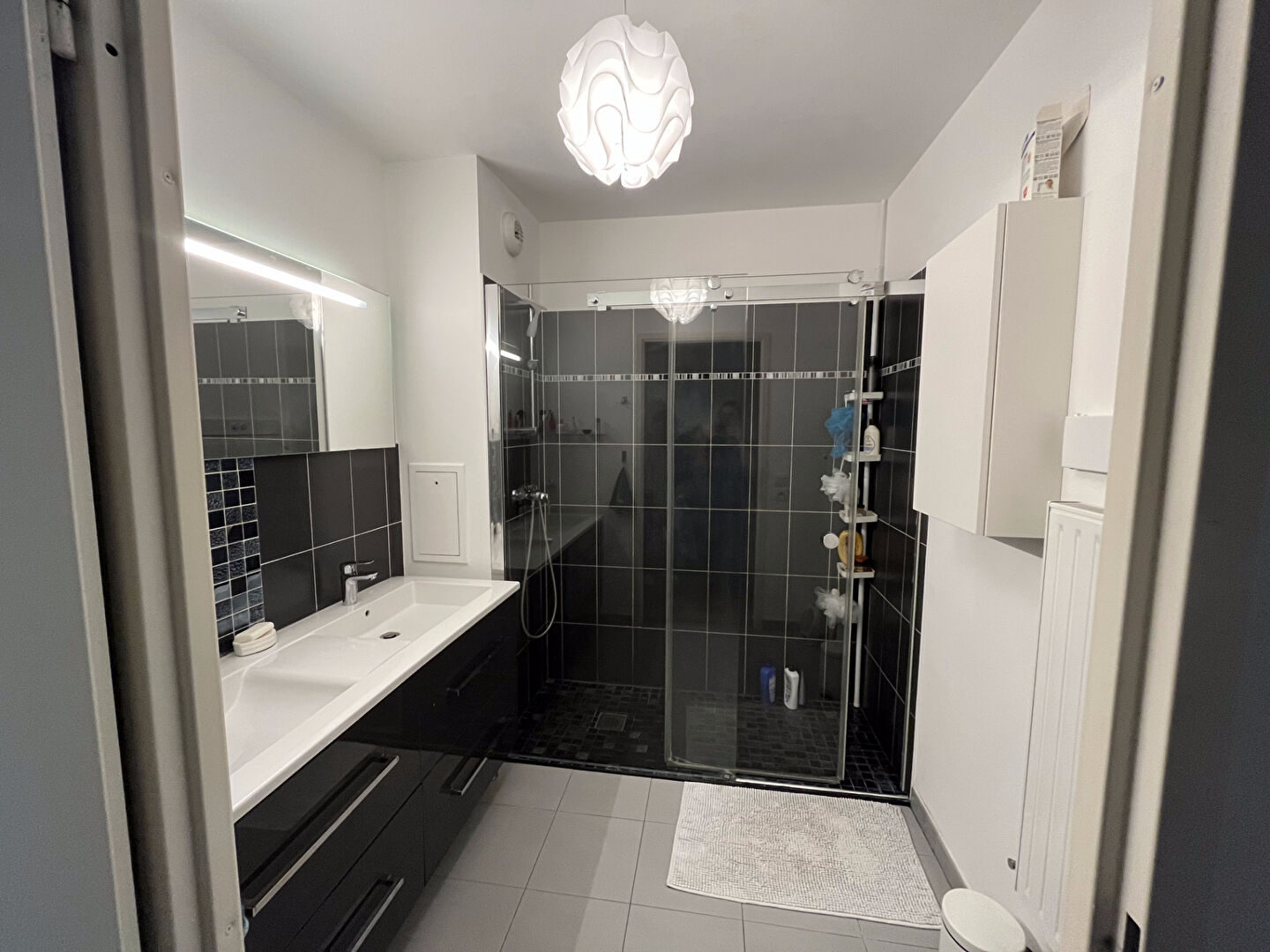 Photo APPARTEMENT 2 CHAMBRES FONTENAY LE FLEURY - 4 pièce(s) - 71.71 m2 image 6/6