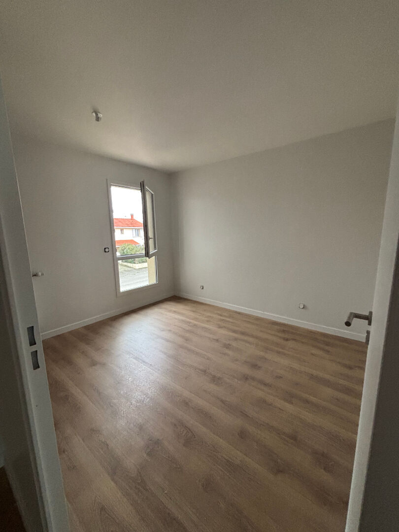 Photo Maison T4 - 94.10 m² image 4/5