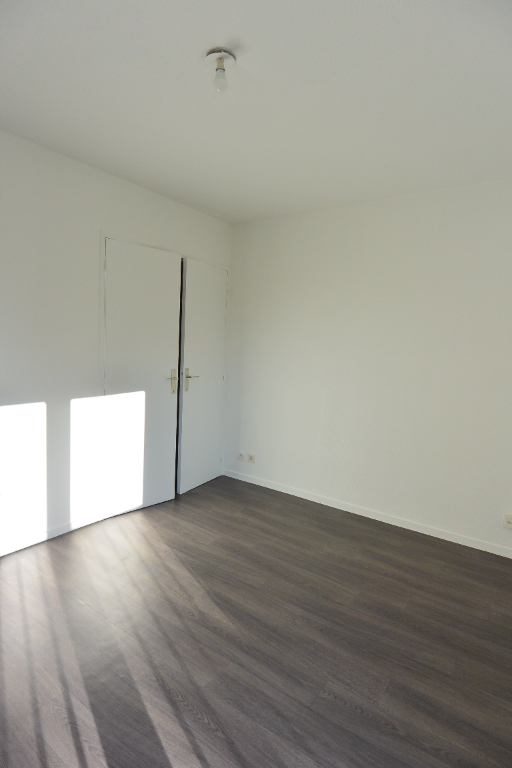 Photo T1 + PKG BORDEAUX - 1 pièce(s) - image 3/5