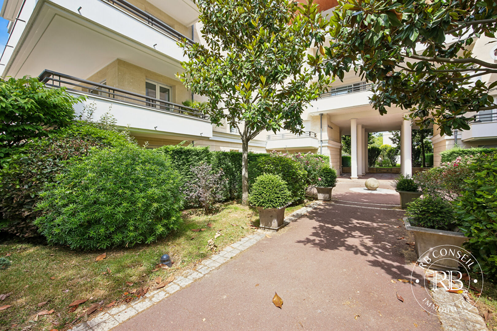 Agence immobilière de R B CONSEIL Chatenay malabry - R.B CONSEIL