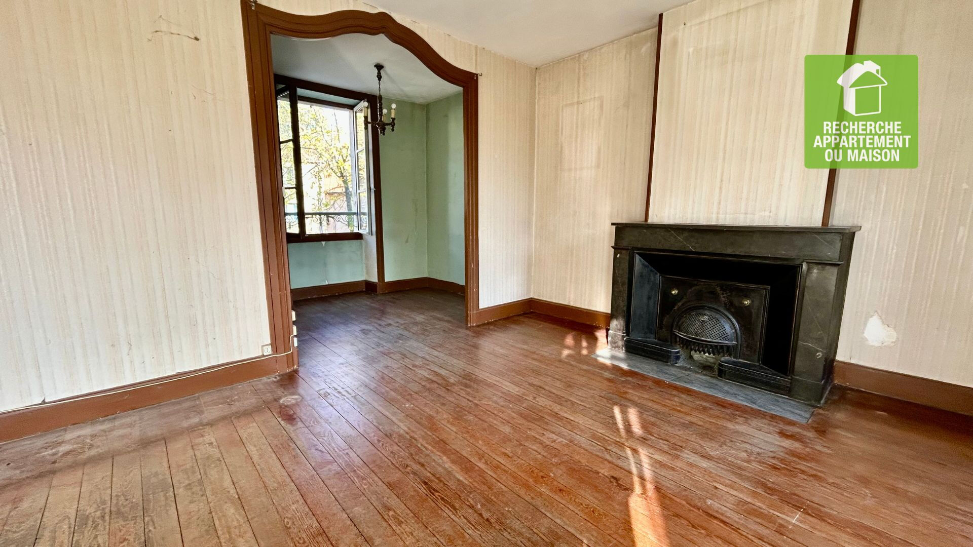 Photo Maison en plein centre de Crémieu image 2/6