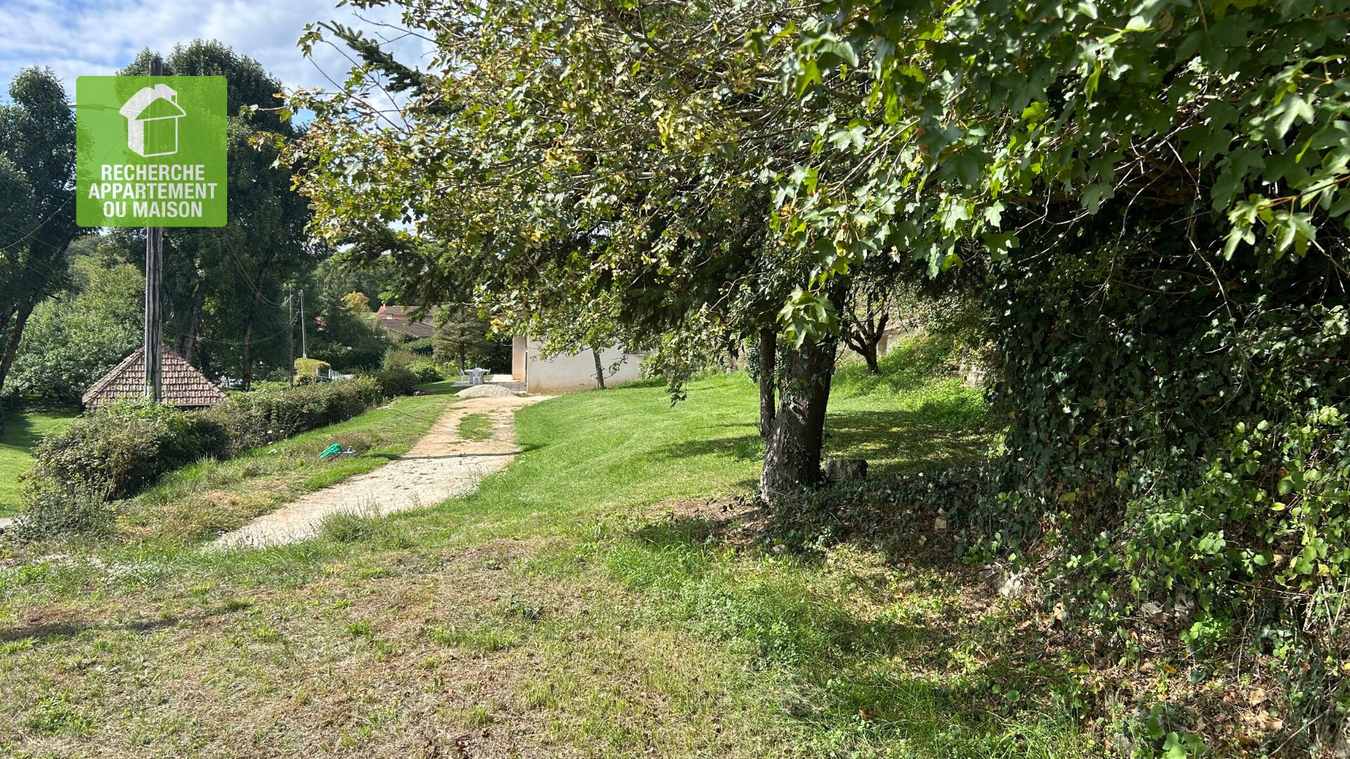 Photo Terrain  770 m2 Siccieu image 3/4