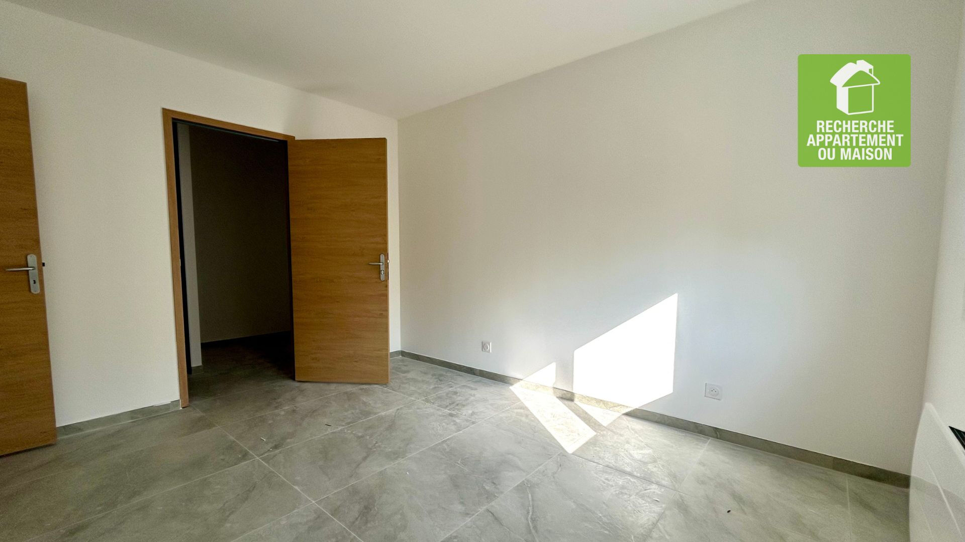 Photo Maison à louer 93m2 3 chambres image 5/6