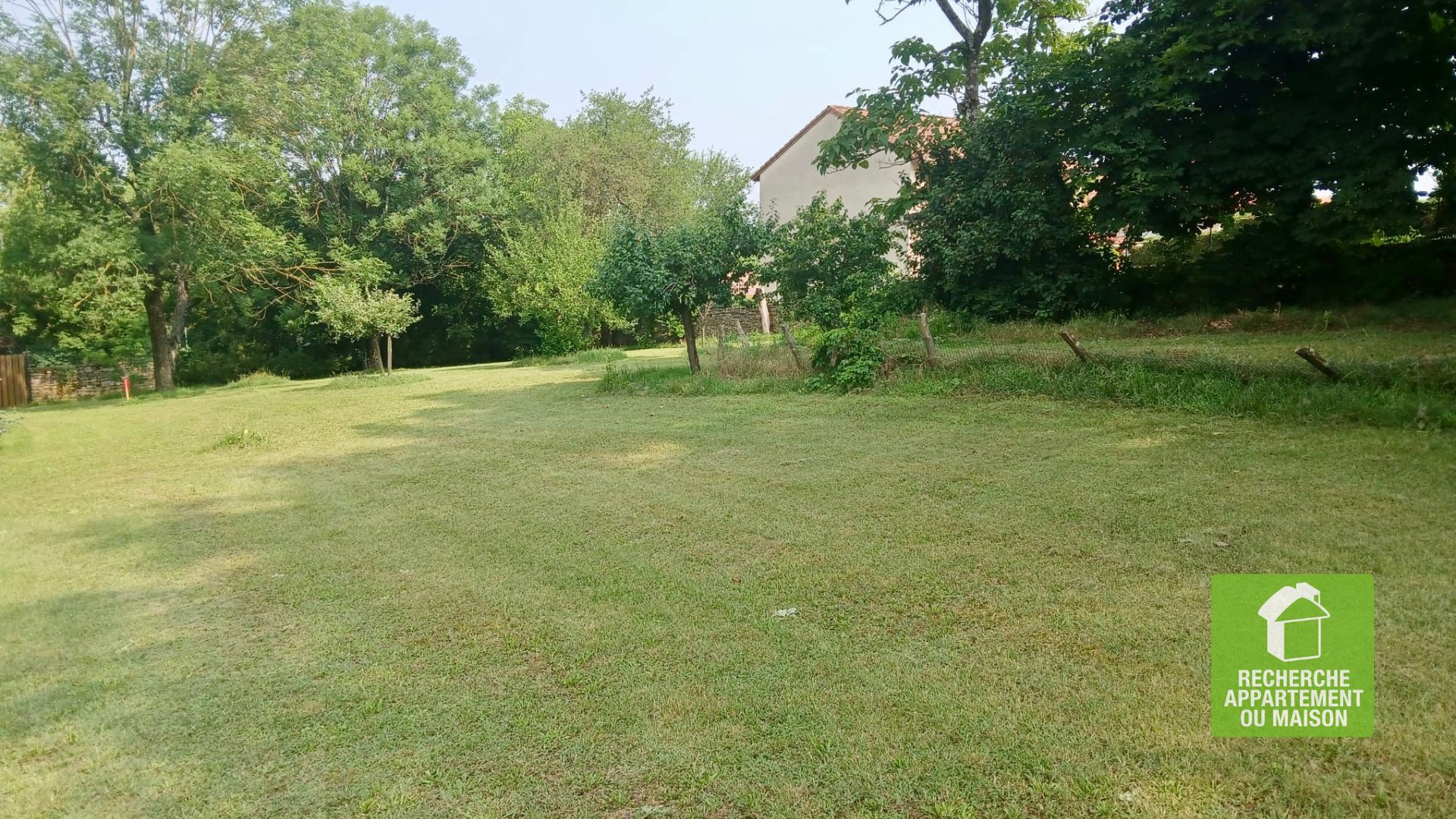 Terrain Leyrieu 654 m2