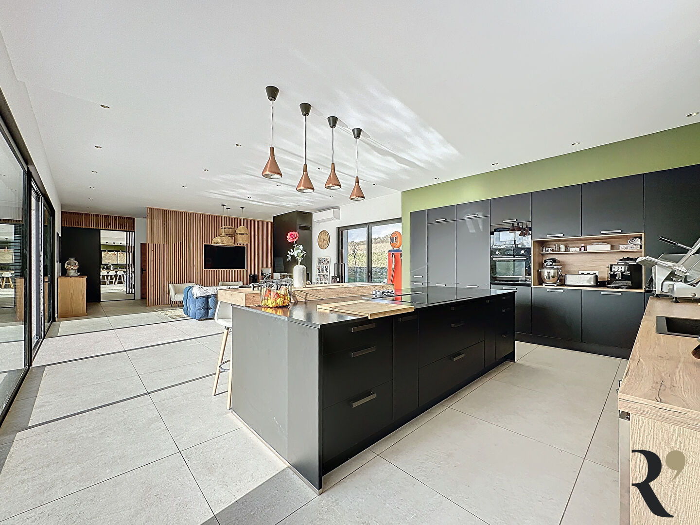 Photo Demeure de luxe 7 pièces de 228 m² Pin Balma sur une parcelle de 1315 m² avec piscine image 4/6