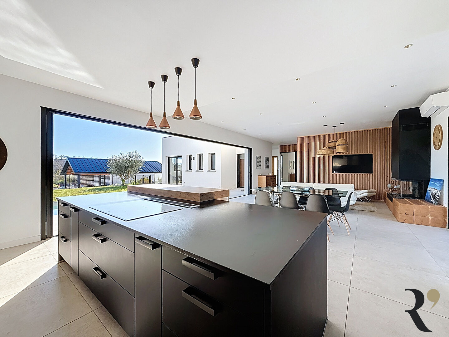 Photo Demeure de luxe 7 pièces de 228 m² Pin Balma sur une parcelle de 1315 m² avec piscine image 5/6