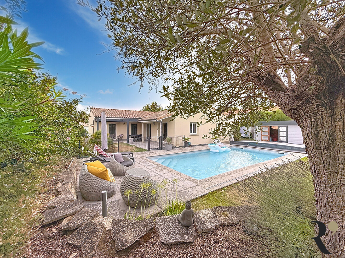 Maison Mons 5 pièces plain-pied 152.06 m2 sur un terrain de 1000 m2 avec piscine