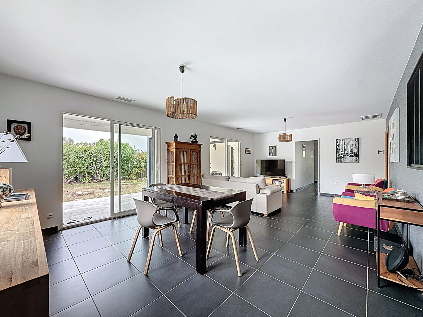 Photo Maison Mons 5 pièces plain-pied 152.06 m2 sur un terrain de 1000 m2 avec piscine image 3/6