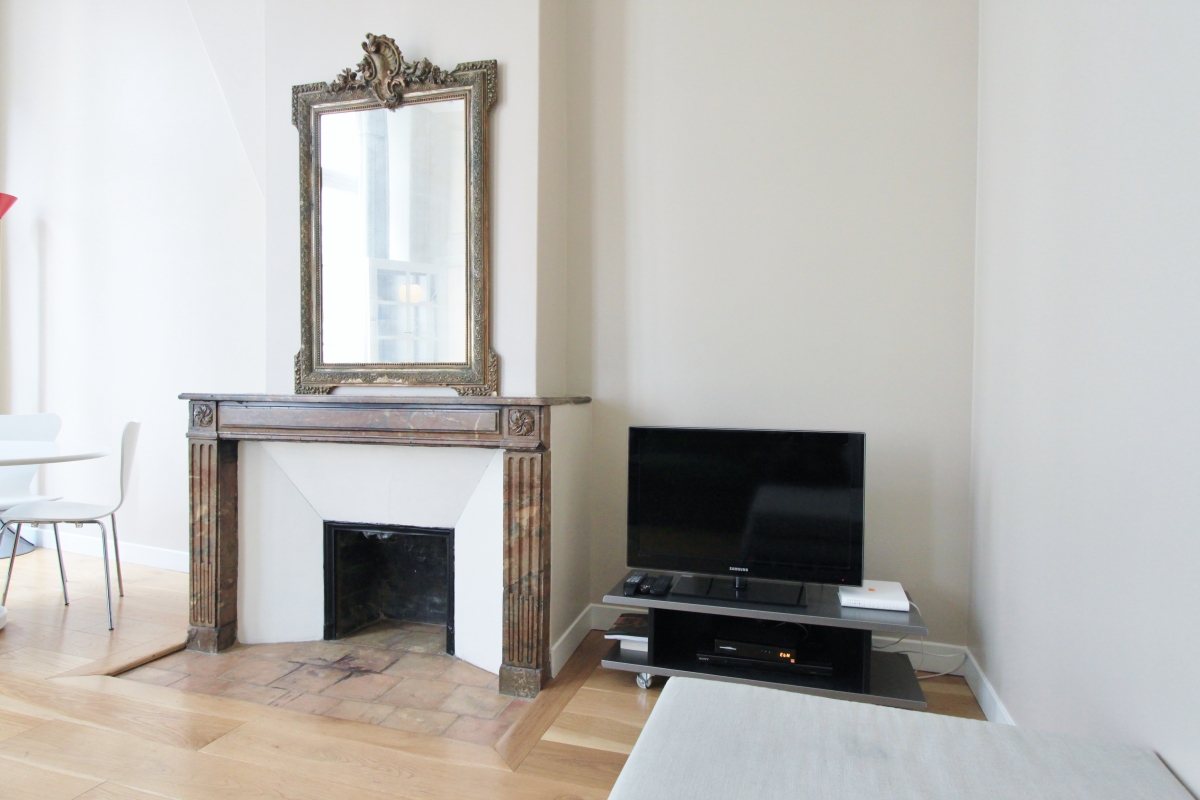 Image 2 de Location Appartement 47m2 Paris 1
