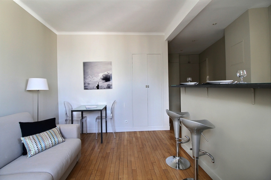Image 1 de Location Appartement 26m2 Paris 8