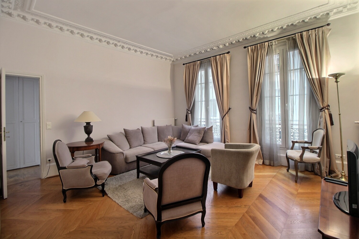 Location Appartement 106m2 Paris 8