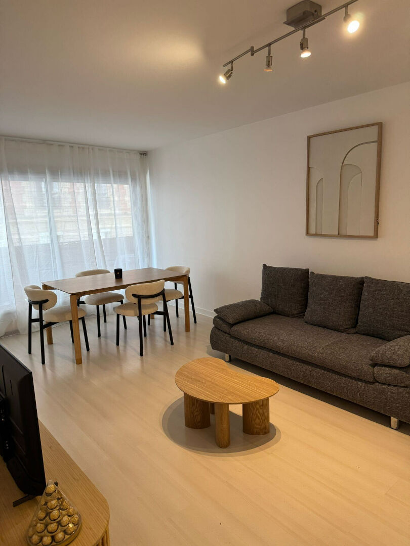 Location Appartement 49m2 PARIS 16