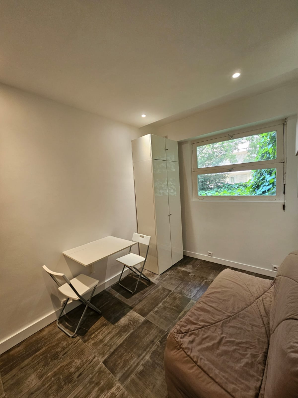 Image 2 de Location Appartement 15m2 Paris 20