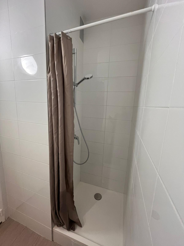 Image 4 de Location Appartement 15m2 Paris 20