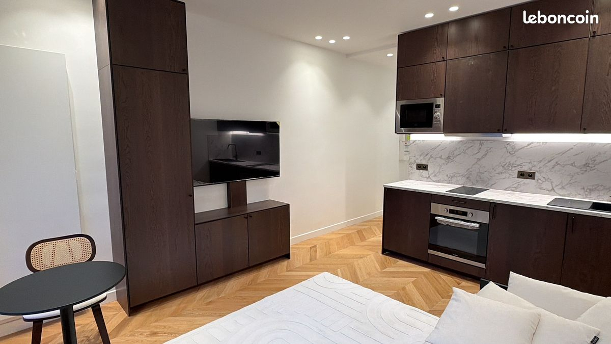 Image 2 de Location Appartement 22m2 Paris 16