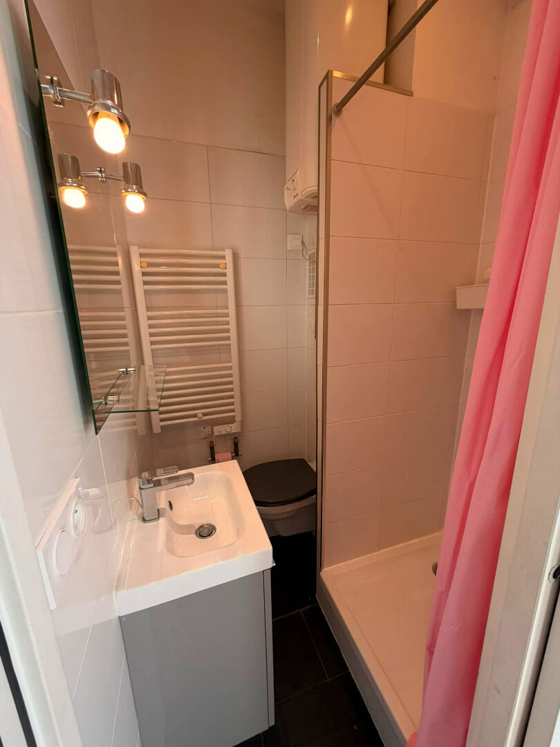 Image 5 de Location Appartement 13m2 PARIS 15