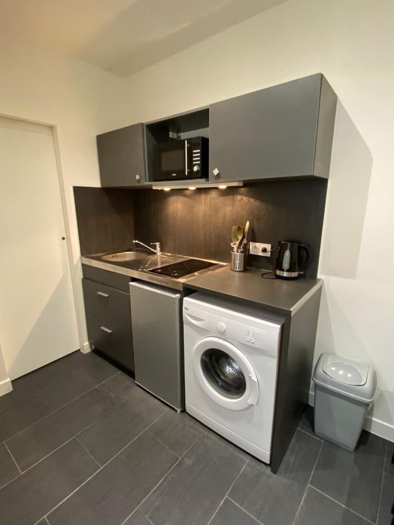 Image 4 de Location Appartement 18m2 PARIS 18