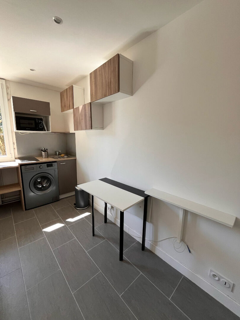 Image 2 de Location Appartement 11m2 GARCHES
