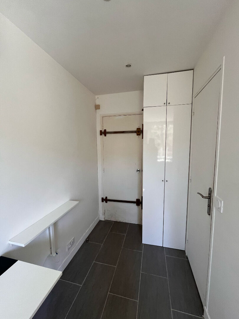 Image 4 de Location Appartement 11m2 GARCHES