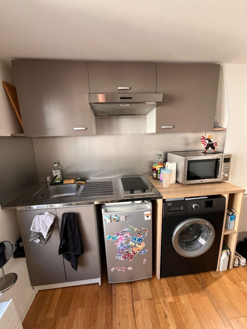 Image 3 de Location Appartement 12m2 PARIS 9
