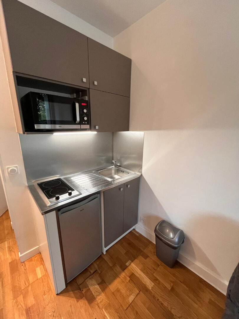 Image 2 de Location Appartement 11m2 PARIS 16