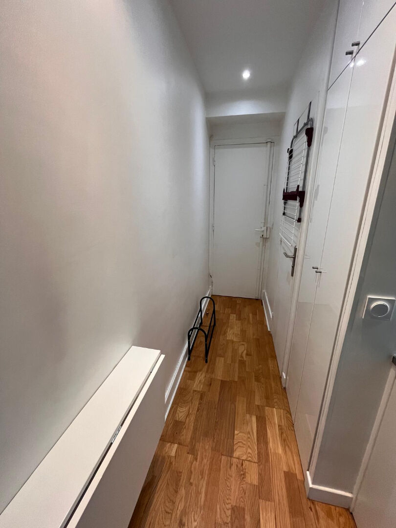 Image 3 de Location Appartement 11m2 PARIS 16