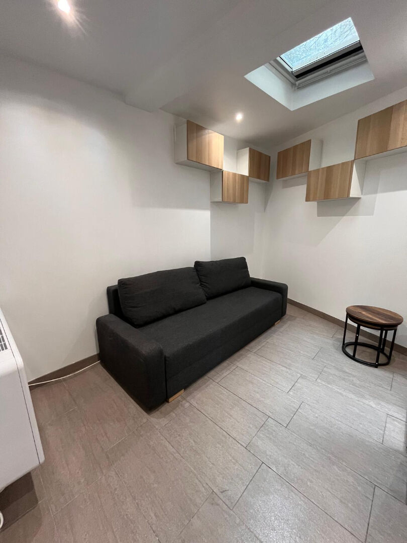 Location Appartement 0m2 PARIS 16