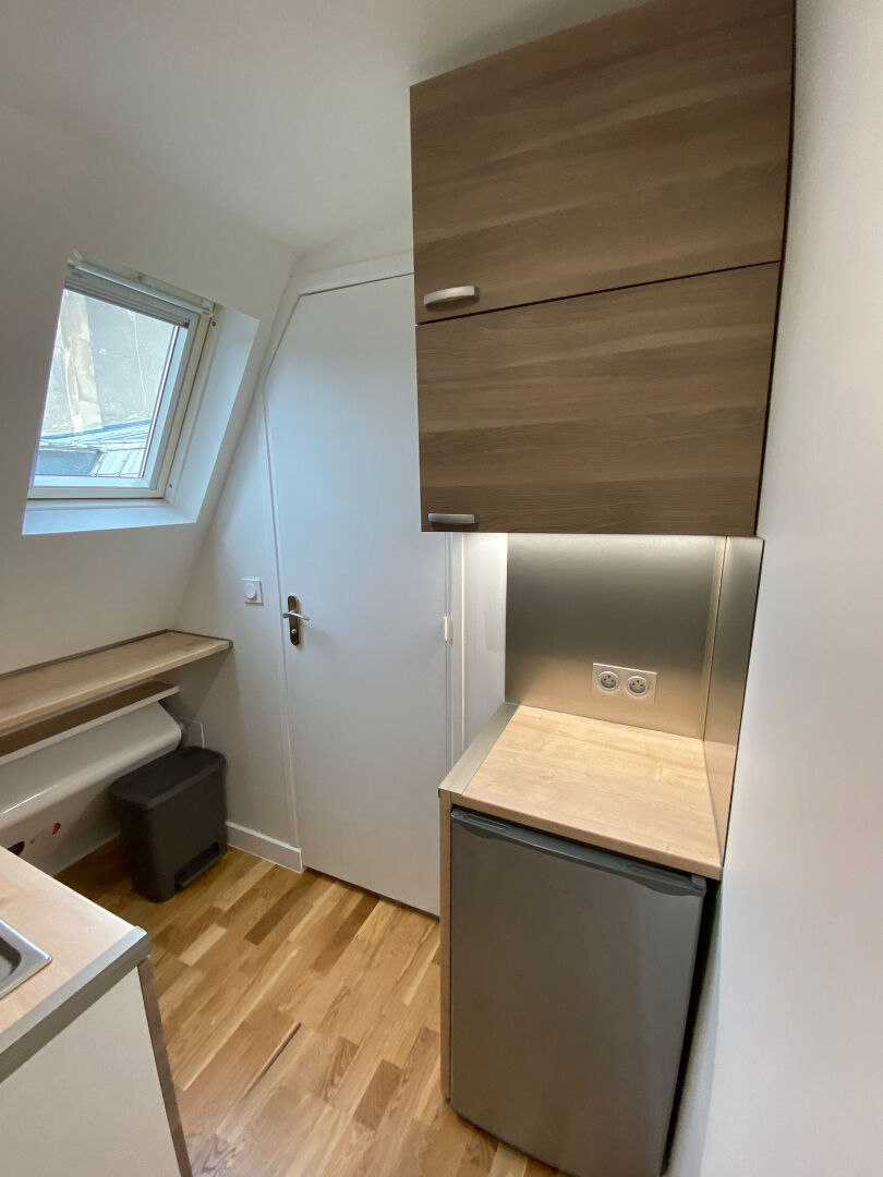 Image 3 de Location Appartement 11m2 PARIS 9