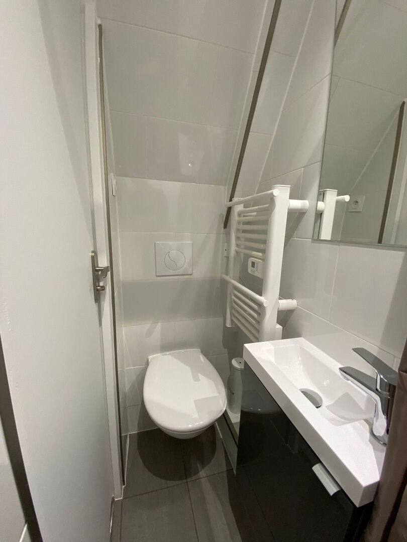 Image 5 de Location Appartement 11m2 PARIS 9