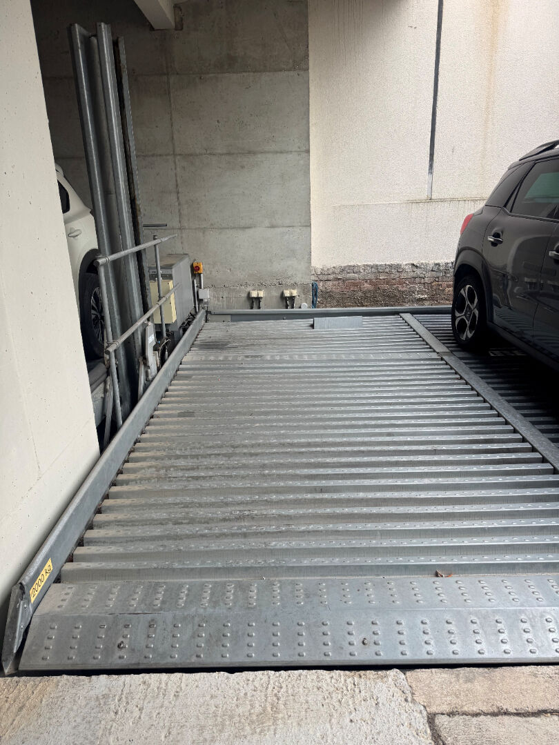 Photo Parking ascenseur à la GARE de CLAMART image 2/3