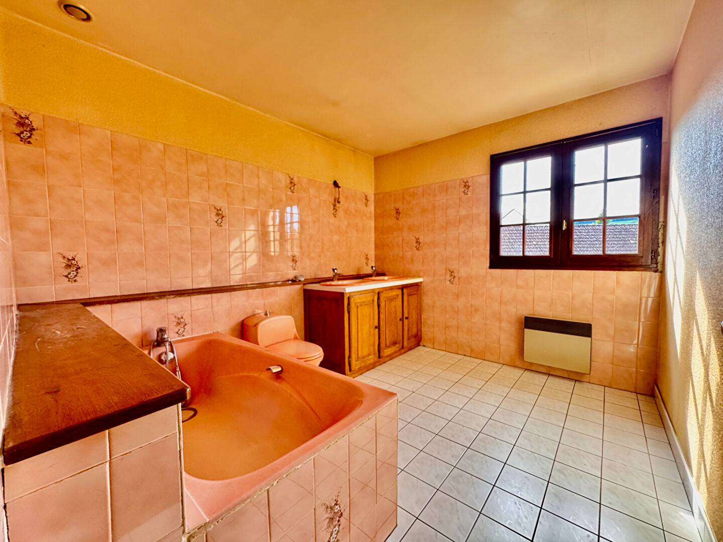 Photo Maison familiale à conforter - 5 chambres - chauffage électrique + insert - garage 38 m2 image 5/6