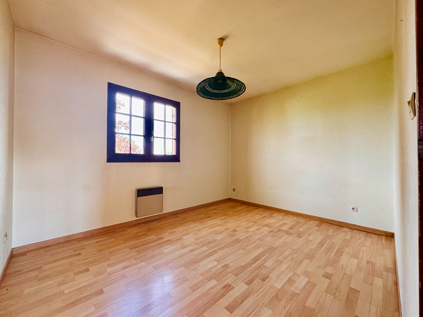 Photo Maison familiale à conforter - 5 chambres - chauffage électrique + insert - garage 38 m2 image 6/6