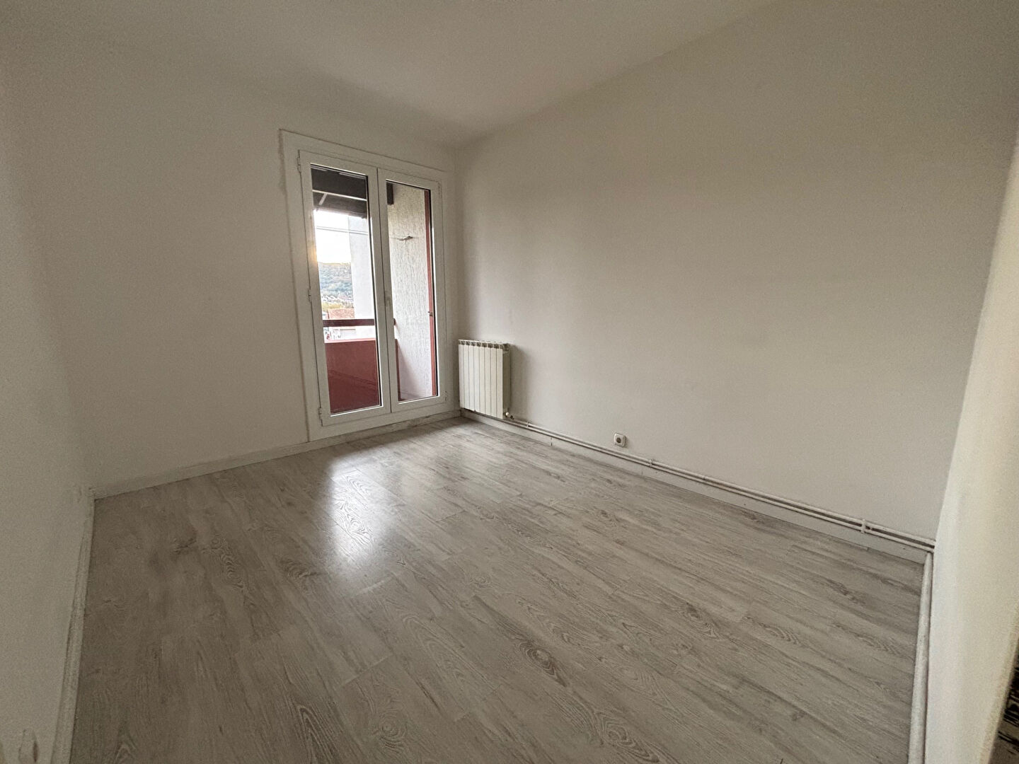 Photo TROIS PIECES CENTRE VILLE image 2/6